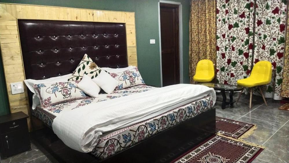 Hotel Seven Пахалгам Экстерьер фото
