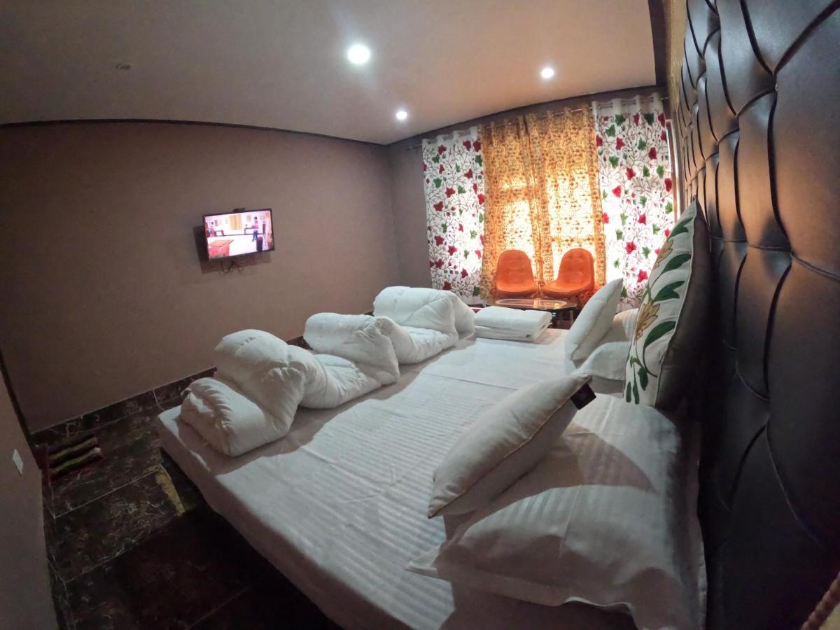 Hotel Seven Пахалгам Экстерьер фото